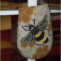 PATTERN:Bee Happy rug hooking hanging pocket pattern TwoOldCrowsNJ