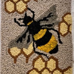 PATTERN:Bee Happy rug hooking hanging pocket pattern TwoOldCrowsNJ